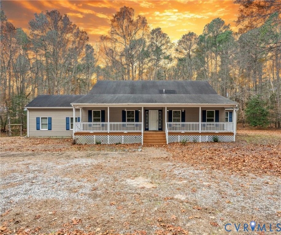 521 Scoggins Creek Trl, Hartfield, VA 23071