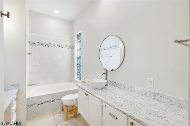 28032 Eagle Ray CT, Bonita Springs, FL 34135