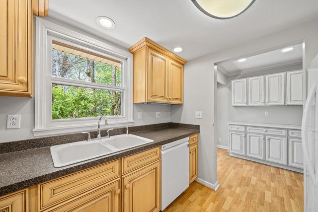 1010 Jenkins DRIVE, Fontana, WI 53125