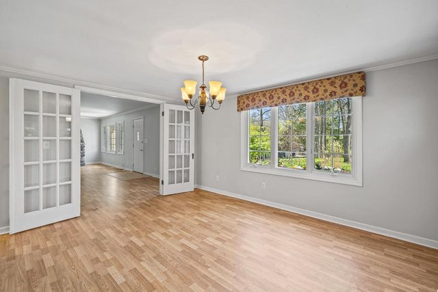 1010 Jenkins DRIVE, Fontana, WI 53125