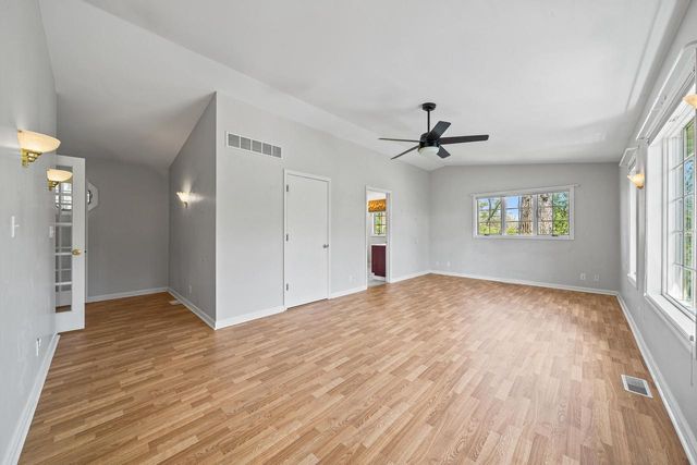 1010 Jenkins DRIVE, Fontana, WI 53125