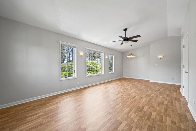 1010 Jenkins DRIVE, Fontana, WI 53125