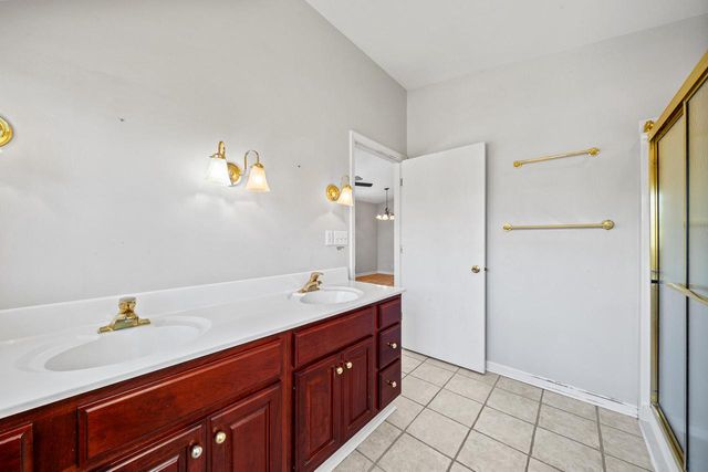 1010 Jenkins DRIVE, Fontana, WI 53125
