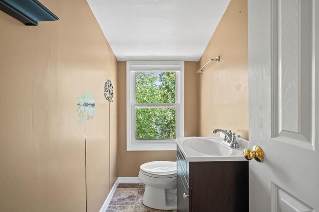 1010 Jenkins DRIVE, Fontana, WI 53125
