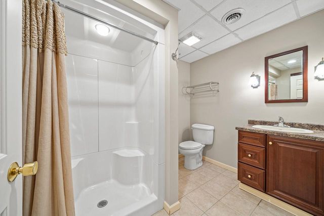 1010 Jenkins DRIVE, Fontana, WI 53125