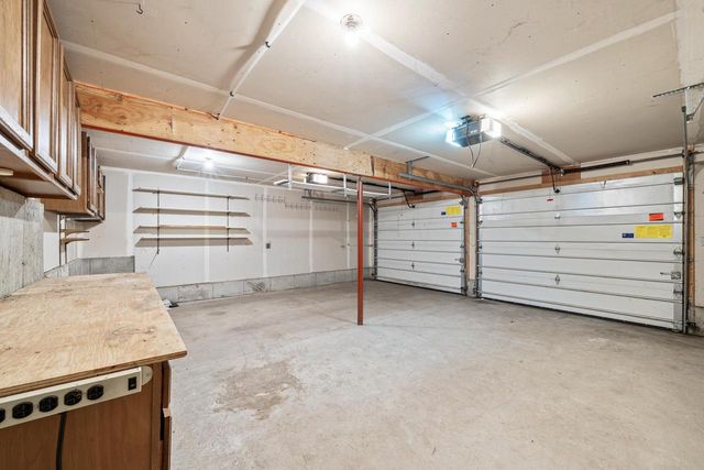 1010 Jenkins DRIVE, Fontana, WI 53125