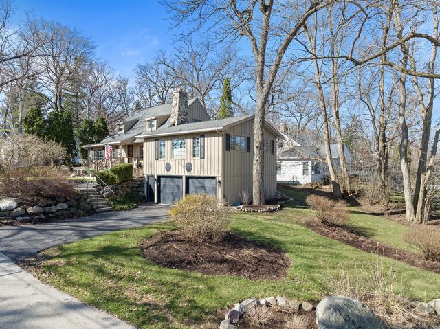 1010 Jenkins DRIVE, Fontana, WI 53125