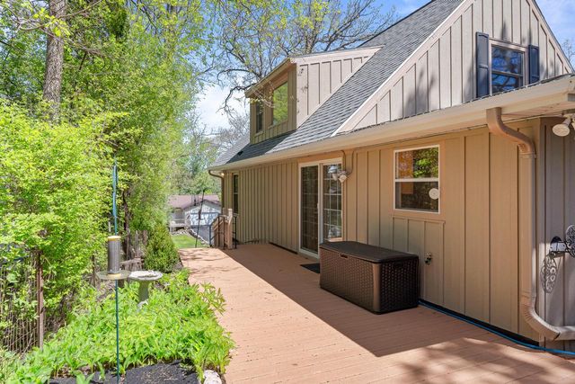 1010 Jenkins DRIVE, Fontana, WI 53125