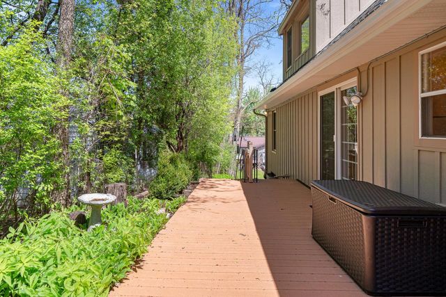 1010 Jenkins DRIVE, Fontana, WI 53125