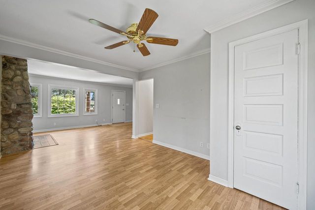 1010 Jenkins DRIVE, Fontana, WI 53125