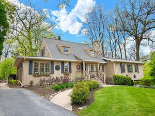 1010 Jenkins DRIVE, Fontana, WI 53125
