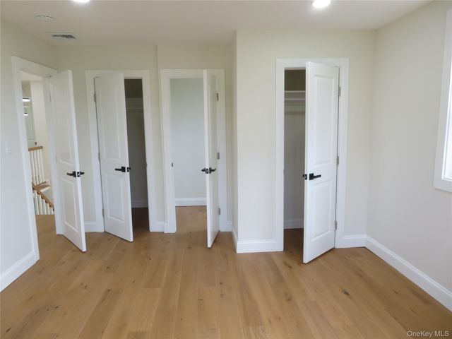 16 Sunshine Lane, Amityville, NY 11701