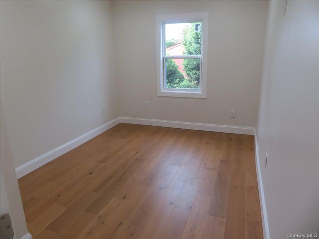 16 Sunshine Lane, Amityville, NY 11701
