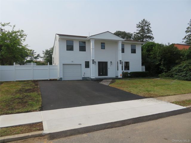 16 Sunshine Lane, Amityville, NY 11701