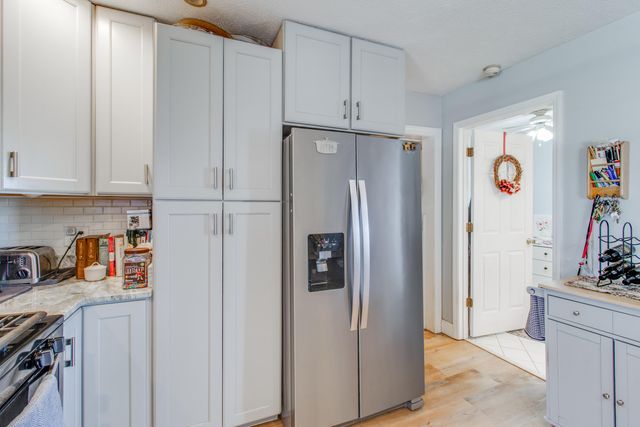 1080 Fox Young Road, Wagener, SC 29164
