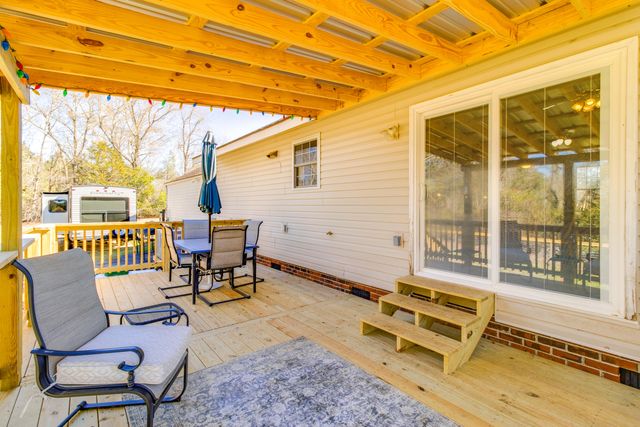 1080 Fox Young Road, Wagener, SC 29164