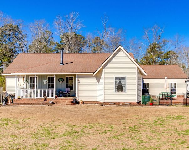 1080 Fox Young Road, Wagener, SC 29164