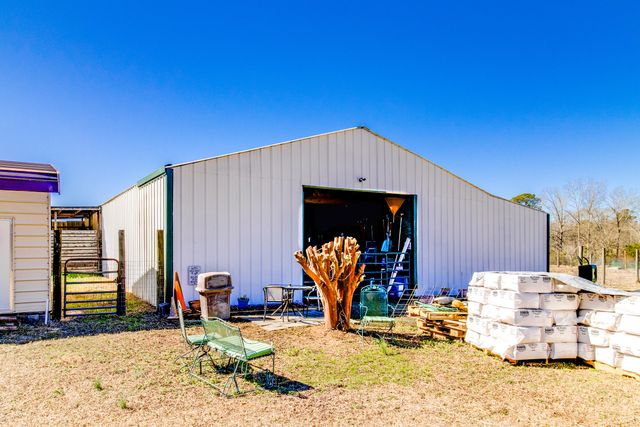 1080 Fox Young Road, Wagener, SC 29164