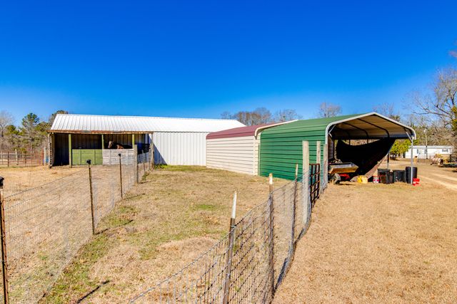 1080 Fox Young Road, Wagener, SC 29164