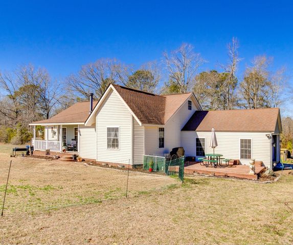 1080 Fox Young Road, Wagener, SC 29164