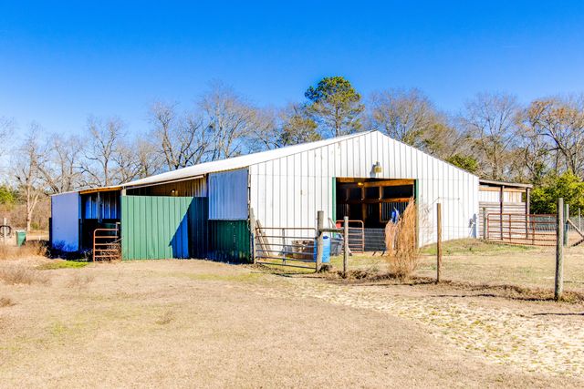 1080 Fox Young Road, Wagener, SC 29164