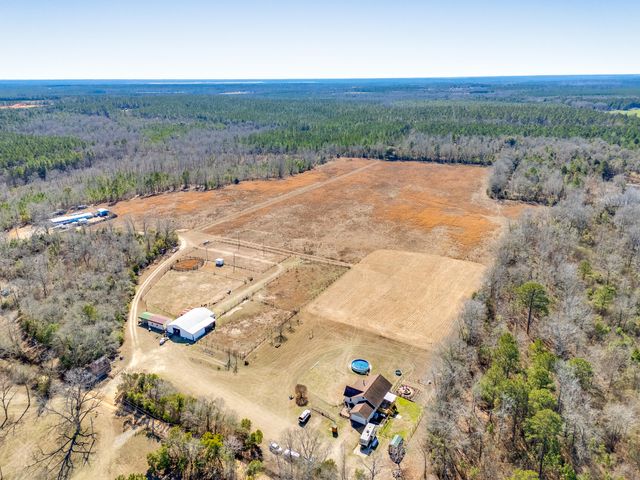 1080 Fox Young Road, Wagener, SC 29164