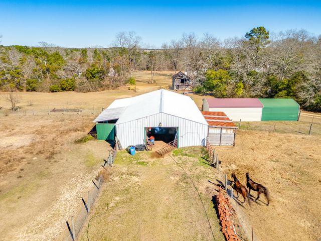 1080 Fox Young Road, Wagener, SC 29164