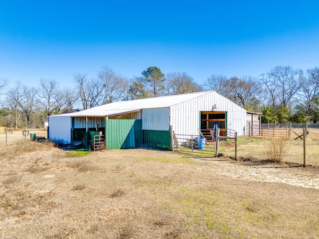 1080 Fox Young Road, Wagener, SC 29164