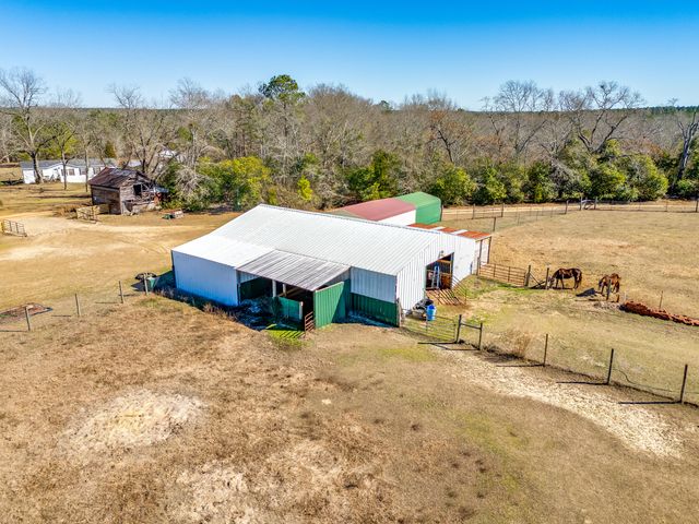 1080 Fox Young Road, Wagener, SC 29164