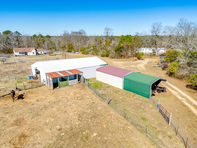 1080 Fox Young Road, Wagener, SC 29164