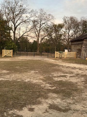 1080 Fox Young Road, Wagener, SC 29164