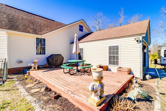 1080 Fox Young Road, Wagener, SC 29164