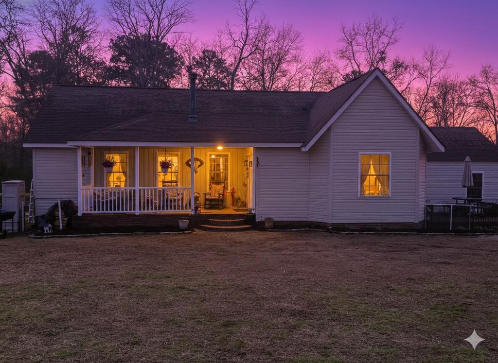 1080 Fox Young Road, Wagener, SC 29164