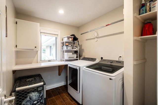 21710 W Ann Louise COURT, New Berlin, WI 53146