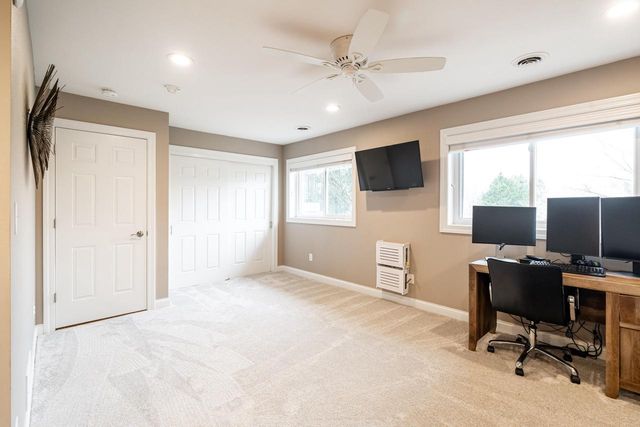 21710 W Ann Louise COURT, New Berlin, WI 53146