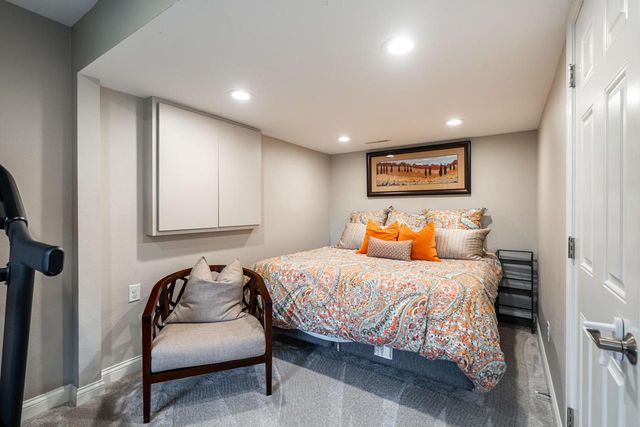 21710 W Ann Louise COURT, New Berlin, WI 53146