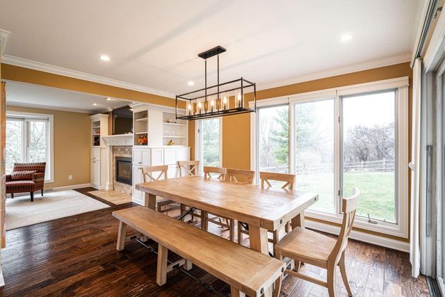 21710 W Ann Louise COURT, New Berlin, WI 53146