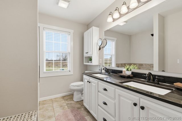 16145 EW 255th Road, Nowata, OK 74048