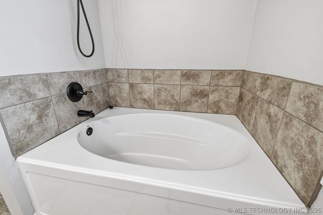 16145 EW 255th Road, Nowata, OK 74048