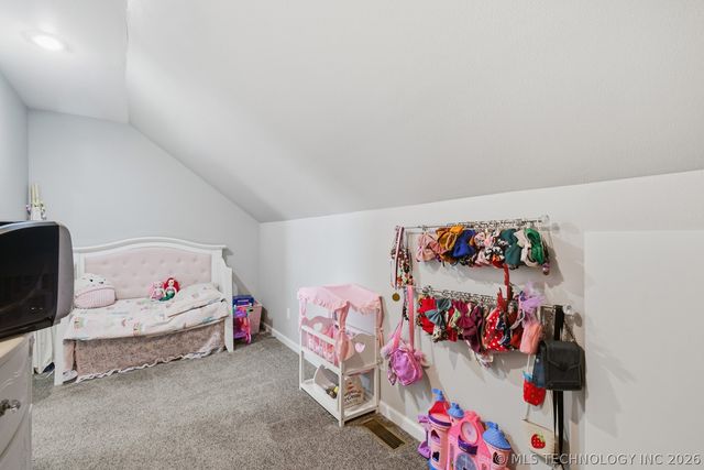 16145 EW 255th Road, Nowata, OK 74048