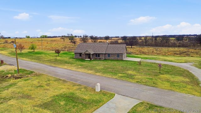 16145 EW 255th Road, Nowata, OK 74048