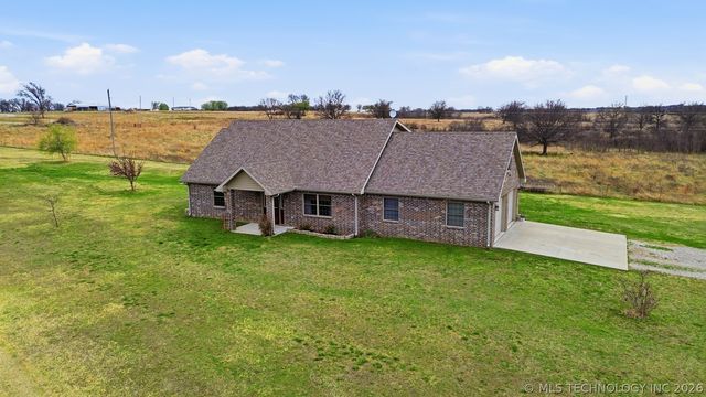 16145 EW 255th Road, Nowata, OK 74048