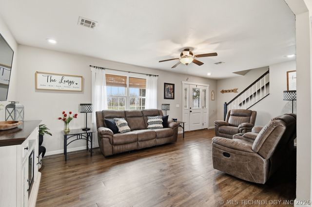 16145 EW 255th Road, Nowata, OK 74048