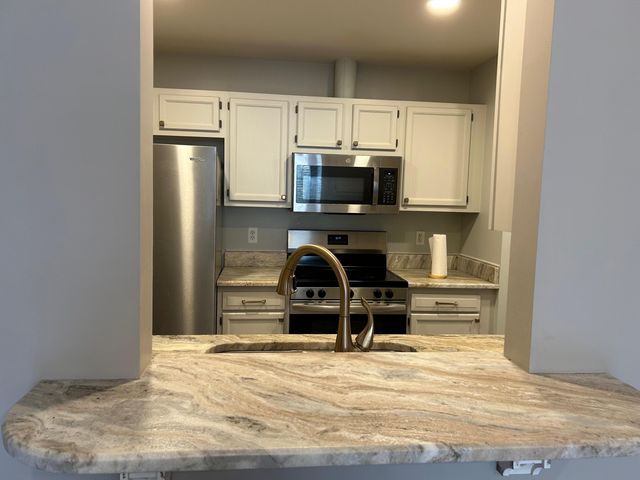 4035 Cornerstone Drive, Canton, MI 48188