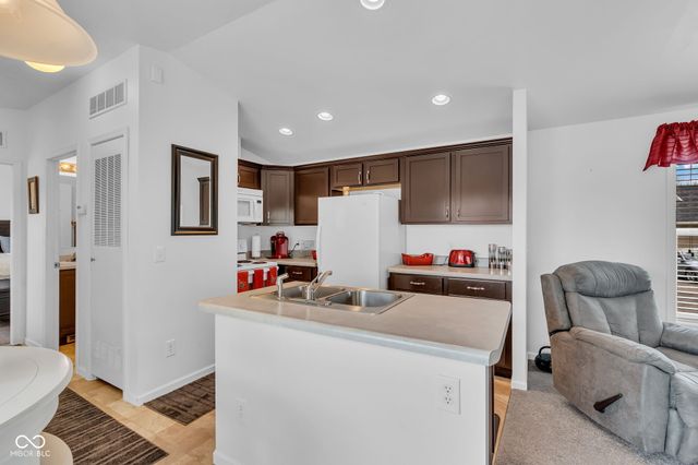 4016 Van Bibber Lake Estate, Greencastle, IN 46135