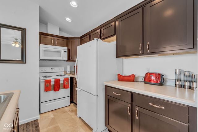 4016 Van Bibber Lake Estate, Greencastle, IN 46135