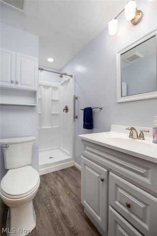 5220 Center Road, Brunswick Hills, OH 44212