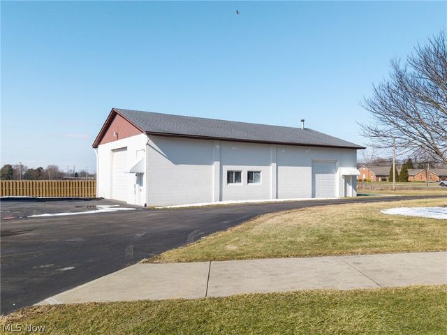 5220 Center Road, Brunswick Hills, OH 44212