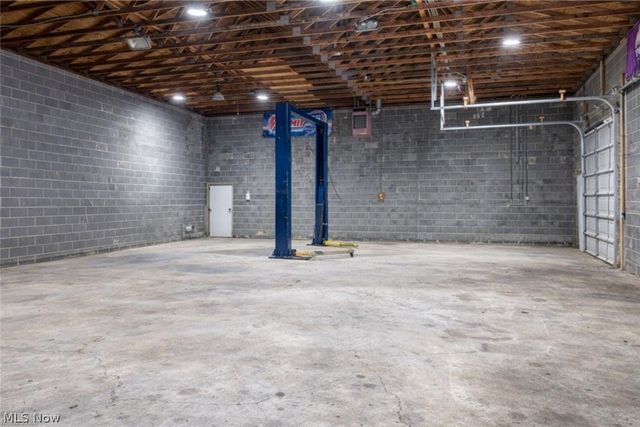 5220 Center Road, Brunswick Hills, OH 44212