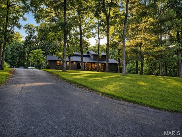 11 Brushy Hill Court, O'fallon, MO 63366